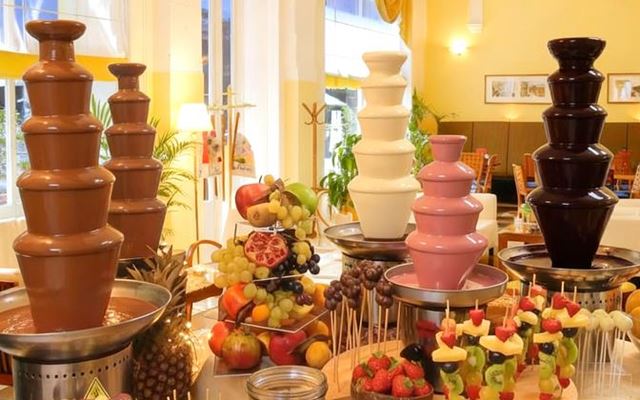 Csokoládé szökőkút party